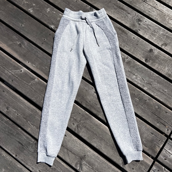 NEW Rare Lululemon Scuba Jogger *Sherpa Stripe Sz 2 - Picture 5 of 10